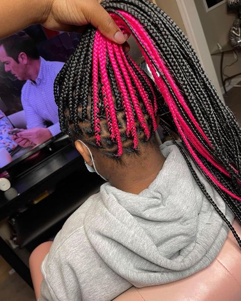 Pink Knotless, Pink Peekaboo Hair, Pink Braids, Hair Braid Patterns, Box Braid Hair, Black Kids Braids Hairstyles, Pink And Black Hair, Hair Evolution, Natural Hair Bun Styles