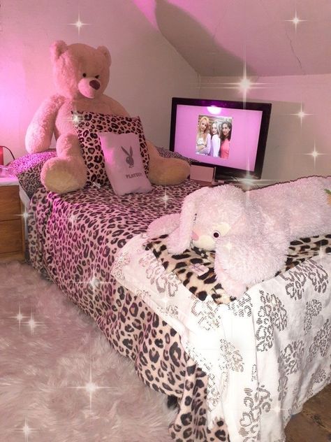 Playboy Room Decor, Juicy Couture Room, Pink Shed, Cheetah Print Bedroom, Mcbling Makeup, Mcbling Room, 2000s Room, Y2k Bedroom, Home Decor Ideas Bedroom