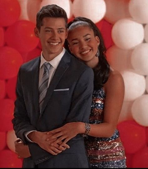 Ej And Gina, Ej Caswell, Matt Cornett, High School Musical Cast, Wildcats High School Musical, Disney High Schools, Sofia Wylie, Disney High, Two Best Friends