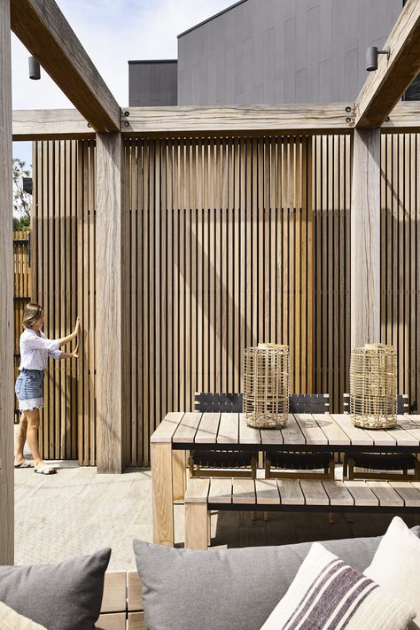 Timber Frame Pergola, Modern Timber Frame, Small House Furniture, Outdoor Bbq Area, Modern Outdoor Living, Outdoor Range, Luxury Outdoor Furniture, Outdoor Furniture Design, Modern Outdoor Furniture