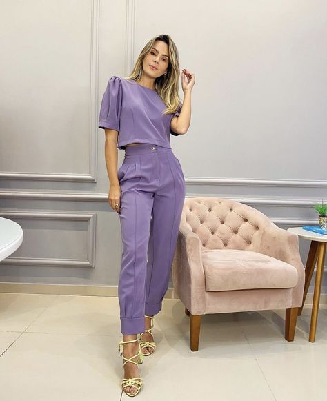 Goa Outfits, Sundress Outfit, Medical Scrubs Outfit, Scrubs Outfit, Casual Day Outfits, Classy Work Outfits, Fashion Hacks Clothes, Purple Fashion, High Fashion Street Style