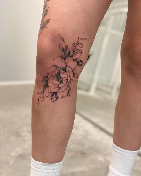 Vanessa on Instagram: “Inner space-y knee decoration! Thanks Hannah! ⁣ .⁣⁣⁣⁣⁣⁣⁣⁣⁣⁣⁣⁣⁣⁣⁣⁣⁣⁣⁣ ..⁣⁣⁣⁣⁣⁣⁣⁣⁣⁣⁣�⁣⁣⁣⁣⁣⁣⁣⁣ ...⁣⁣⁣⁣⁣⁣⁣⁣⁣⁣⁣⁣⁣⁣⁣⁣⁣⁣⁣ ..⁣⁣⁣⁣⁣⁣⁣⁣⁣⁣⁣⁣⁣⁣⁣⁣⁣⁣⁣…” Shin Patchwork Tattoo, Inner Knee Tattoos Women, Back Of Knee Tattoo Women, Inner Calf Tattoos For Women, Flower Knee Tattoos Women, Back Of Leg Tattoos Women Calves, Around Knee Tattoos Women, Knee Scar Tattoo, Side Knee Tattoos Women