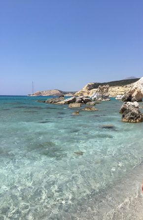 Grèce Cyclades Milos plage Firiplaka Mediterranean Beaches, Milos Greece, Greek Beaches, Resting Beach Face, Greek Beauty, Greece Photography, Bucket List Vacations, Cyclades Islands, Scenery Pictures