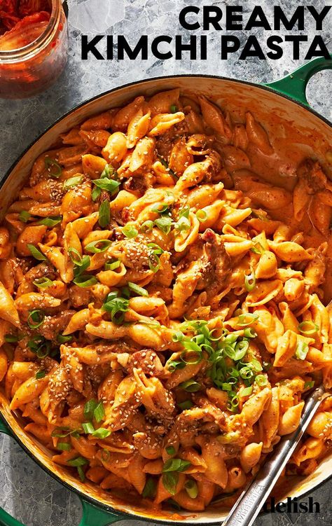 This One-Pot Creamy Kimchi Pasta is a must-try. Perfectly tangy and creamy, it is everything you love about pasta with bold Korean flavors like kimchi and gochujang. Kimchi Pasta Recipe, Kimchi Pasta, Kimchi Chicken, Cousin It, Pasta Side Dishes, Drying Pasta, Easy Pasta Recipes, Italian Dishes, Easy Pasta