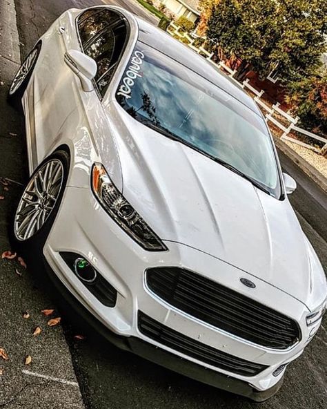 A Fusion beauty in white.. you can get one just like it with us at Hacienda Ford!  #regram via @thefusioncommunity White Ford Fusion, Ford Fusion Accessories, Fusion Ford, Ford Fusion Custom, 2013 Ford Fusion, Custom Jeep Wrangler, Lexus Rx 350, Girly Car Accessories, Car Fix