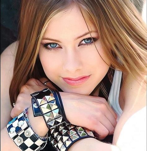 Avril Lavigne, Love Your, Love Her, Love You