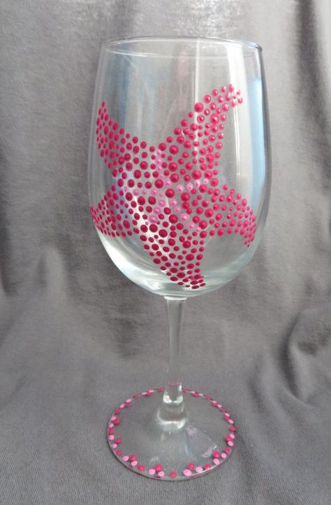 Painted Starfish, Decorating Bottles, Diy Glasses, Painted Glassware, Wine Glass Designs, Diy Wine Glasses, Hand Painted Glassware, Decorated Wine Glasses, Hand Painted Glasses