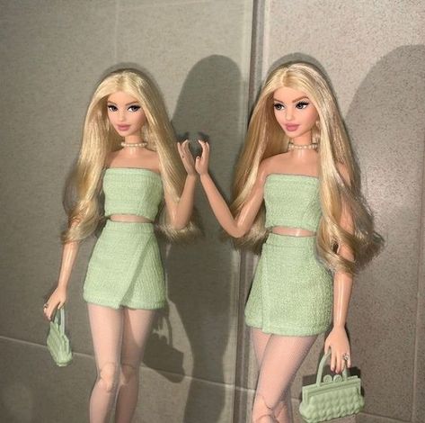 90s Barbie Aesthetic, Barbie Doll Aesthetic, Aesthetic Doll, Aesthetic Ropa, 90s Barbie, Chanel Oberlin, Barbie Aesthetic, Barbies Pics, Aesthetic Men