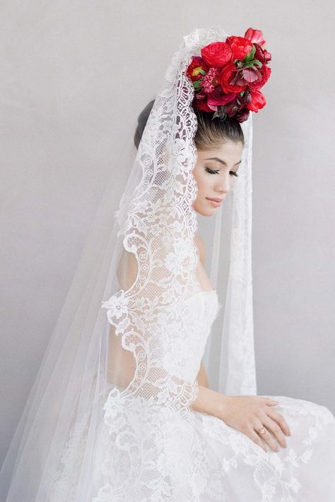 VEILS – GirlandaSeriousDream.com Spanish Weddings, Flamenco Wedding, Spanish Veil, Lace Mantilla Veil, Spanish Lace, Elizabeth Messina, Lace Mantilla, Anti Bride, Mantilla Veil