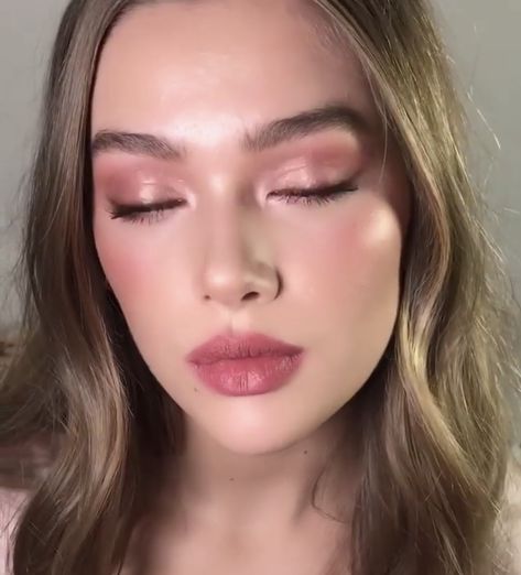 Simple Rosy Makeup, Soft Rose Makeup, Light Skin Medium Contrast Makeup, Pink Soft Glam, Light Pink Makeup, Feminine Makeup, Pale Skin Makeup, Fair Skin Makeup, Rose Makeup