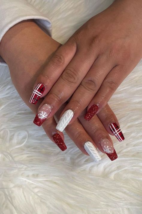 This year, get into the holiday spirit with these adorable Christmas nail art designs and creations!Beautiful acrylic Christmas nails and gel nail art. These nail designs feature Christmas symbols such as Christmas trees, reindeer, stars, snowflakes, and traditional reds and whites. If you are looking for a cute Christmas nail art design, here I have collected some beautiful Christmas nail inspiration to help you find the look you want. Grey Christmas Nails, Acrylic Christmas Nails, Pale Nails, Classy Almond Nails, Holiday Acrylic Nails, Pedi Ideas, Red Christmas Nails, Festive Nail Art, Cute Christmas Nails