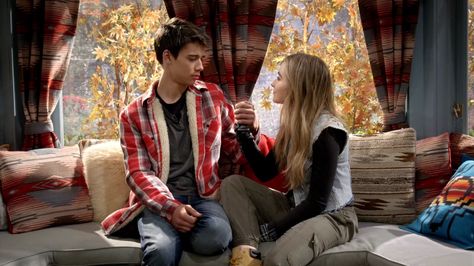 Maya And Riley, Riley And Lucas, Girl Meets World Cast, Maya Girl, Disney Channel Shows, Ripped Girls, Boy Meets World, Tv Show Quotes, Girl Meets World