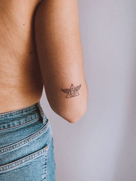 Harry Potter Tattoo | Tatuagem believe, Harry potter tatuagem pequena, Tatuagens harry Snitch Harry Potter Tattoo, Harry Potter Tattoos Simple, Snitch Tattoo Harry Potter, Harry Potter Snitch Tattoo, Harry Potter Small Tattoo, Unique Harry Potter Tattoo, Small Harry Potter Tattoo Ideas, Harry Potter Always Tattoo, Subtle Harry Potter Tattoo