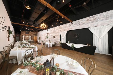 Open Ceiling Salon, Small Event Space Design Interiors, Small Venue Space Design, Party Hall Interior Design, Small Event Venue Design, Small Venue Space, Small Event Space Design, Small Wedding Hall, Small Party Venues