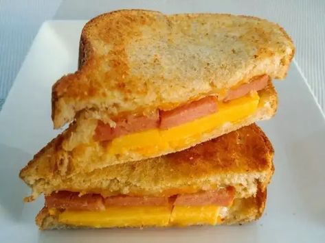 55 Best Spam Recipes: From Breakfasts To Dinners! Spam Sandwich, Cheddar Cheese Bread, Japanese Omelet, Fried Spam, Grilled Cheese Sandwich Recipe, Spam Recipes, Cheese Sandwich Recipe, Grill Cheese Sandwich Recipes, Cheese Sandwich Recipes