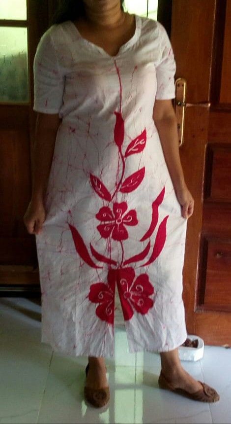 Batik frock Batik Saree, Batik Design, Batik Dress, Frock Design, Batik, Red And White, Saree, Red, Quick Saves