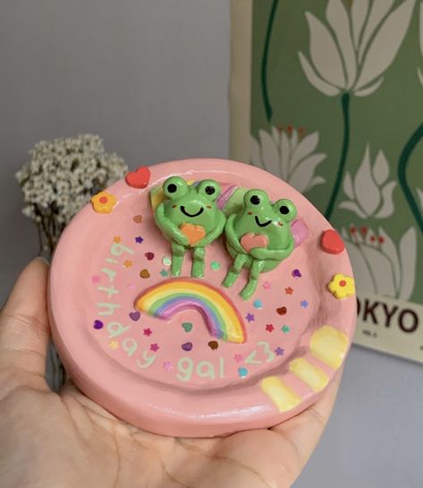 Frog Ashtray Clay, Cute Ashtray Clay, Frog Ashtray, Frogs Cute, Clay Jewellery Holder, Magia Das Ervas, Clay Plates, Sculpture Art Clay, Pottery Painting Designs