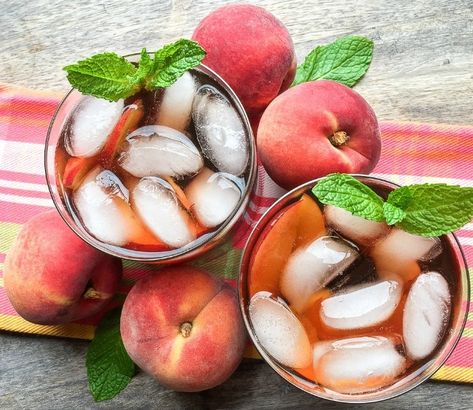 Ginger Peach Instant Pot Iced Tea - Glue Sticks and Gumdrops Peach Iced Tea Recipe, Ginger Iced Tea, Black Tea Recipe, Peach Tea Recipe, Cold Brew Iced Tea, Peach Iced Tea, Gluten Free Instant Pot, Iced Tea Recipe, Making Iced Tea