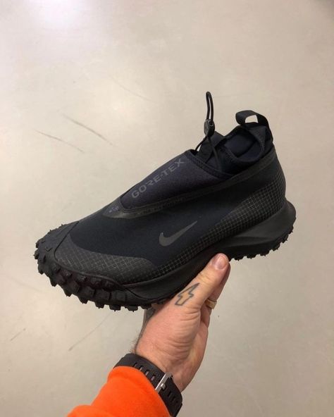 Nike Acg Boots, Acg Nike, Trendy Mens Shoes, Trendy Shoes Sneakers, Kicks Shoes, Trekking Shoes, Shoes Sneakers Nike, Minimalist Shoes, Hype Shoes