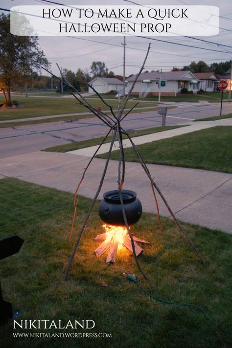 Diy Halloween Props, Halloween Chic, Cheap Diy Halloween Decorations, Halloween Decor Diy, Halloween Outside, Halloween Props Diy, Halloween Front Porch Decor, Halloween Decorations Diy Outdoor, Diy Halloween Decor