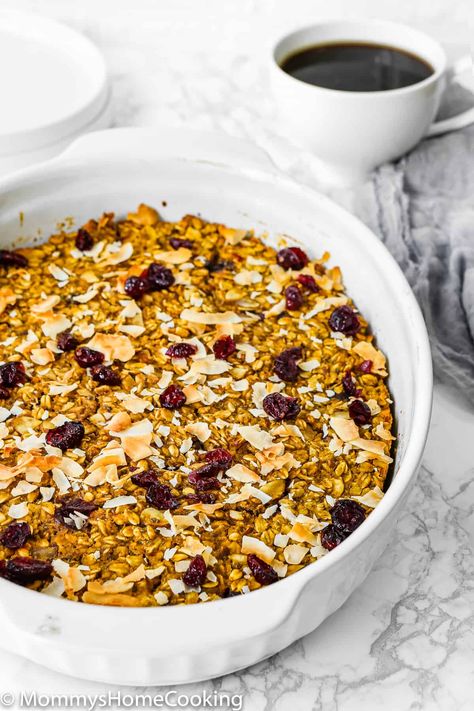 This Easy Eggless Pumpkin Baked Oatmeal is the perfect breakfast any day of the week! Hearty, filling, and yummy, this baked oatmeal is what you have been looking for to start your day off right. Plus, it’s super easy and can be made in advance. @mommyhomecookin #recipe #eggfree #eggless #egglessbaking #eggallergy #oatmeal #baked #breakfast Cranberry Baked Oatmeal, Pumpkin Baked Oatmeal, Eggless Breakfast, Baked Pumpkin Oatmeal, Cranberry Baking, Oatmeal Breakfast Cookies, Baked Breakfast Recipes, Pumpkin Cranberry, Baked Oatmeal Recipes