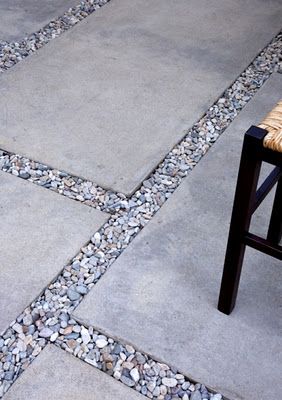 Wed MUSE Essential: Outdoor living room   garden Pavers Garden, Cheap Patio Pavers, Diy Patio Pavers, Paver Designs, Concrete Patios, Patio Pavers Design, Paver Walkway, Cheap Patio, Pea Gravel