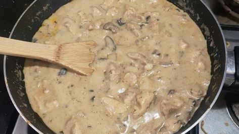 Campbell's Creamy Mushroom Chicken Recipe - Food.com Mushroom Chicken Recipe, Cream Of Mushroom Chicken, Creamy Mushroom Chicken, Mushroom Recipes Pasta, Chicken Mushroom Recipes, Cream Of Mushroom, Garlic Mushrooms, Campbell Soup, Creamy Mushrooms