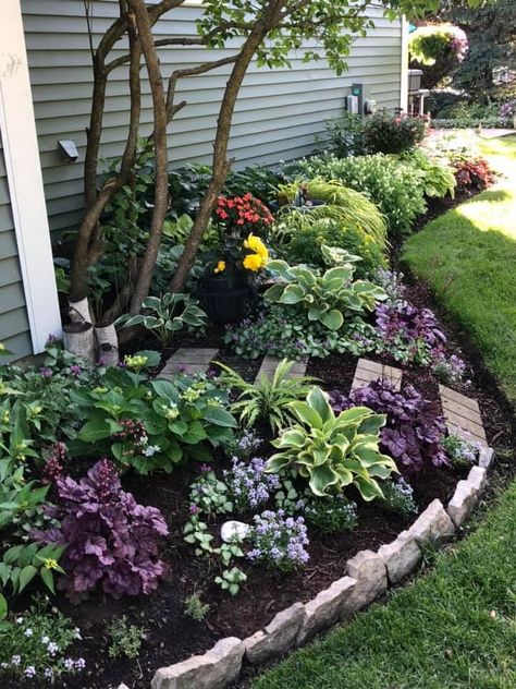 Rocks Landscaping, Small Front Yard Landscaping, Front Yard Garden Design, Grasses Landscaping, House Landscaping, Garden Yard Ideas, Home Landscaping, Front Yard Garden, Front Yard Landscaping Design