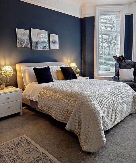 Black And Rust Bedroom, Dark Cottage Core Bedroom, Rust Bedroom, Dark Blue Bedroom Walls, Bedroom Color Scheme Ideas, Bedroom Aesthetic Dark, Bedroom Inspirations Cozy, Dark Bedroom Aesthetic, Cottage Core Bedroom