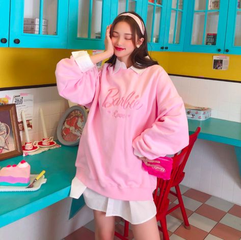 Barbie Outfits Asian, Asian Barbie Aesthetic, Barbie Sweatshirt Outfit, Barbie Ootd, Depop Fashion, Barbie Sweatshirt, Fav Aesthetic, Barbie Core, Blouse Summer