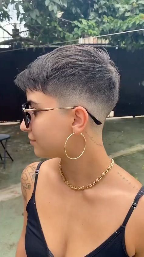 Fade Haircut Women, Buzzed Hair Women, Buzzcut Girl, Mid Fade Haircut, Buzz Cut Women, Mid Fade, Buzzed Hair, Taper Fade Haircut, Blonde Pixie Hair