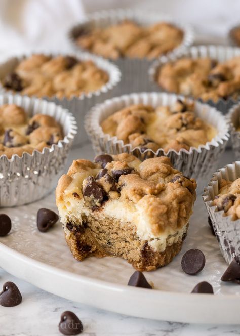 These Chocolate Chip Cookie Dough Cheesecake Cups are the perfect easy dessert for pot lucks and parties! Cookie Cheesecake Cups, Buttery Chocolate Chip Cookies, Chocolate Chip Cookie Dough Cheesecake, Chocolate Chip Cookie Cheesecake, Chocolate Chip Cookie Cups, Cookie Cheesecake, Cookie Dough Cheesecake, Cookie Cups Recipe, Cake Cups