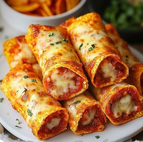 Doritos Pizza, Pizza Rolls Recipe, Reeses Cheesecake, Homemade Vegetable Beef Soup, Chewy Sugar Cookie Recipe, Homemade Pizza Rolls, Calzone Recipe, Queso Dip Recipes, Pizza Roll