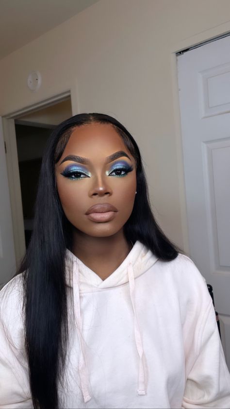 Makeup Looks Glitter, Insta Baddie Makeup, Blue Eyeshadow Makeup, Flawless Face Makeup, Blue Makeup Looks, Brown Girls Makeup, Glitter Makeup Looks, Euphoria Makeup, Makeup For Black Skin