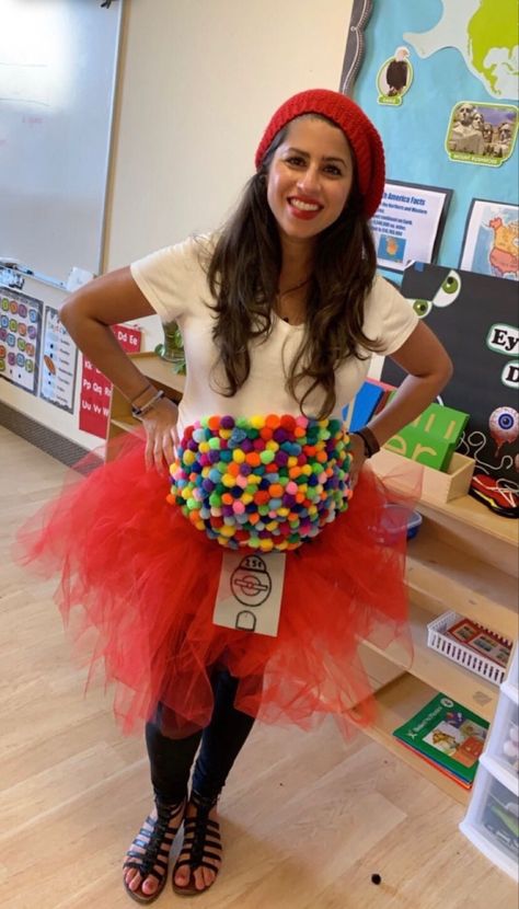 Gumball machine for pregnant people Pregnant Gumball Machine Costume, Diy Gumball Machine Costume, Bubble Gum Machine Costume, Gumball Costume, Candy Land Costumes, Gumball Machine Costume, Diy Gumball Machine, Halloween Customs, Pregnant People