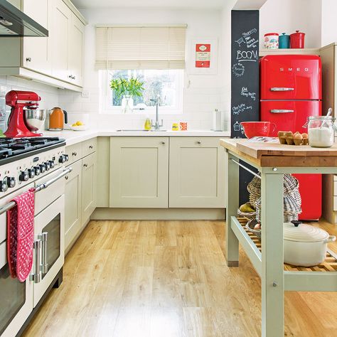 Love the retro red fridge freezer - really adds oomph to the colour scheme Kitchen Units Designs, Red Fridge Kitchen, Red Fridge, Free Standing Kitchen Units, Retro Style Kitchen, Smeg Kitchen, Modern Home Decor Kitchen, Dining Inspiration, Neutral Kitchen