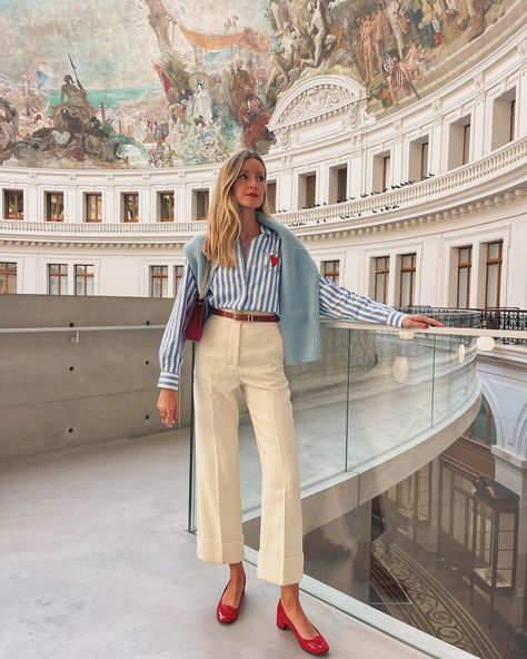 Jeanne Ménard (@jeanne_andreaa) • Instagram photos and videos Jeanne Andreaa, Clothing Capsule, Mum And Daughter, Ballerina Art, March 16, White Pants, Ballerinas, Striped Shirt, Spring Fashion