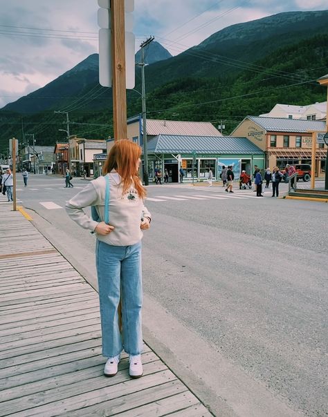 Alaskan Summer Outfits, Alaska Photoshoot, Alaska Pictures Ideas, Alaska Travel Clothes, Alaskan Aesthetic, Alaska Aesthetic Outfits, Alaska Cruise Pictures, Alaska Cruise Picture Ideas, Alaska Instagram Pics