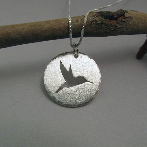 Rd Silver Hummingbird sterling silver by DeMoyJewelryDesigns, via Flickr Hummingbird Silhouette, Pmc Jewelry, Raven Jewelry, Rabbit Jewelry, Silver Casting, Hot Jewelry, Enamel Jewelry, Wooden Jewelry, Animal Jewelry