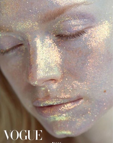 Mermaid Aesthetic Makeup, Glitter Photoshoot, Holographic Makeup, Mermaid Core, Inner Glow, Mermaid Aesthetic, Make Up Inspo, Vogue Russia, Editorial Makeup