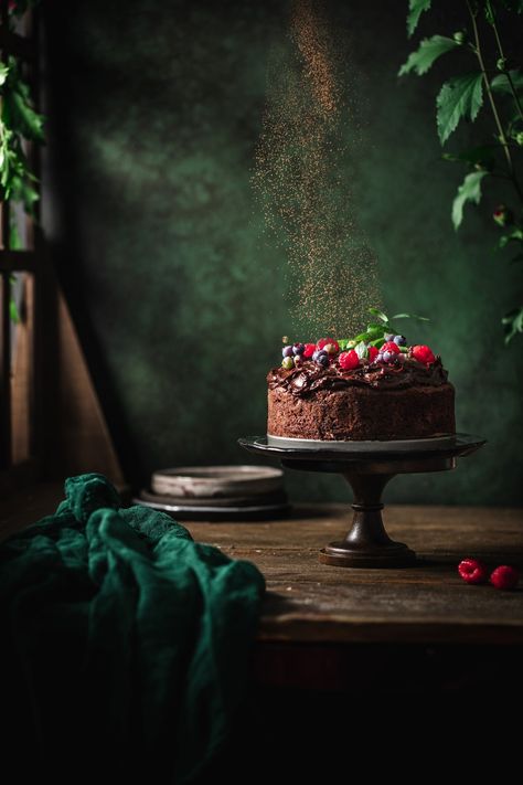 Food Photography Cake, Food Photography Dessert, Cake Photoshoot, Chocolate Ganache Recipe, Chocolate Photos, Dark Food Photography, Chocolate Fudge Brownies, Dessert Photography, Fudge Brownie