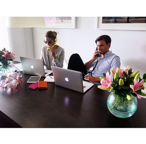 That time they took care of business, without compromising on style. Work Vision Board, Johannes Huebl, Fashion Jobs, Olivia Palermo Style, Business Photoshoot, Business Lifestyle, Stylish Couple, On The Phone, Relationship Goals Pictures