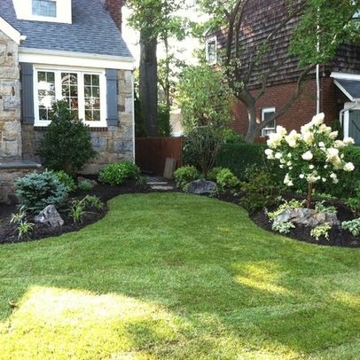 Front Landscaping, Home Landscaping, Traditional Landscape, Front Yard Garden, Yard Design, Diy Landscaping, Outdoor Inspirations, Front Yard Landscaping Design, Outdoor Landscaping