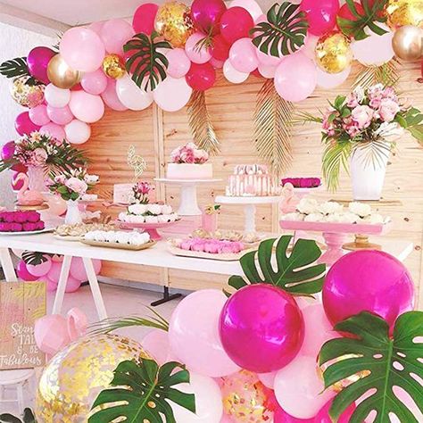 Tropisk Fest, Summer Baby Shower Themes, Tropical Birthday Party, Aloha Party, Flamingo Birthday Party, Fiesta Tropical, Pool Party Decorations, Summer Party Decorations, Tropical Birthday