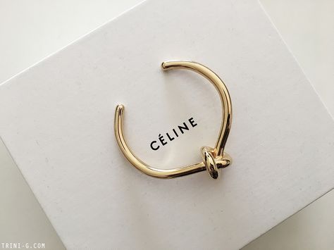 Luxury Gold Link Bracelet In Minimalist Style, Luxury Chic Gold Bracelet, Knot Jewelry, Celine Knot Bracelet, Knot Bracelet Gold, Designer Luxury Bracelet With Gold-tone Hardware, Gold Heart Bracelet, Cartier Panthere, Basic Jewelry