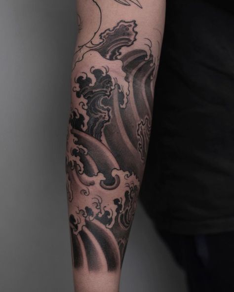 Realistic Koi Fish Tattoo, Japanese Waves Tattoo Design, Japanese Waves Tattoo, Wave Tattoo Sleeve, Japanese Wave Tattoo, Japanese Water Tattoo, Cloud Tattoo Sleeve, Japanese Wave Tattoos, Goldfish Tattoo