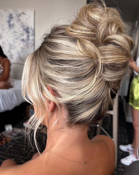 A new lighting situation for me but I’m kind of digging it so let’s go ahead and enter this into #btpstylingawards2023_texturedupdo why… | Instagram Romantic Updo Hairstyles, Night Out Hairstyles, Bride Hairstyles Updo, Bridemaids Hairstyles, Pageant Hair, Wedding Hair Up, Guest Hair, Bridal Hair Buns, Bridesmaid Hair Makeup