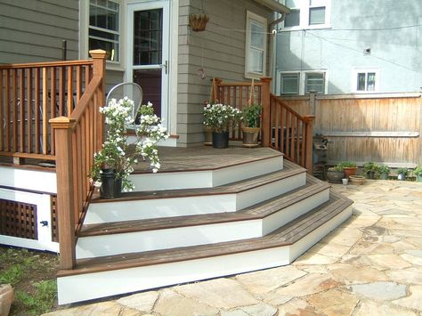 Small Backyard Fragrant Garden (Deck View) Patio With Steps, Veranda Design, Patio Stairs, Front Porch Steps, Porch Stairs, Porch Design Ideas, Terrasse Design, Concrete Patios, Patio Steps