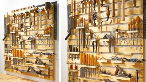 23+idées+à+adopter+pour+ranger+vos+outils+de+bricolage Basement Shelving, Workbench Organization, Armoire Makeover, Basement Furniture, Diy Workbench, Workbench Plans, Woodworking Patterns, Woodworking Workshop, Wood Pallet Projects