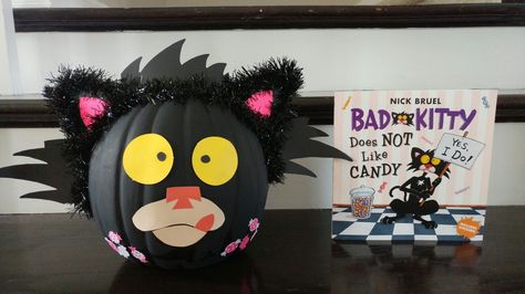 Bad Kitty Storybook Pumpkin Bad Kitty Pumpkin, Bad Kitty Costume, Storybook Pumpkin Ideas, Kids Book Character Costumes, Storybook Pumpkin, Book Pumpkins, Pumpkin Story, Book Character Pumpkins, Story Book Pumpkin